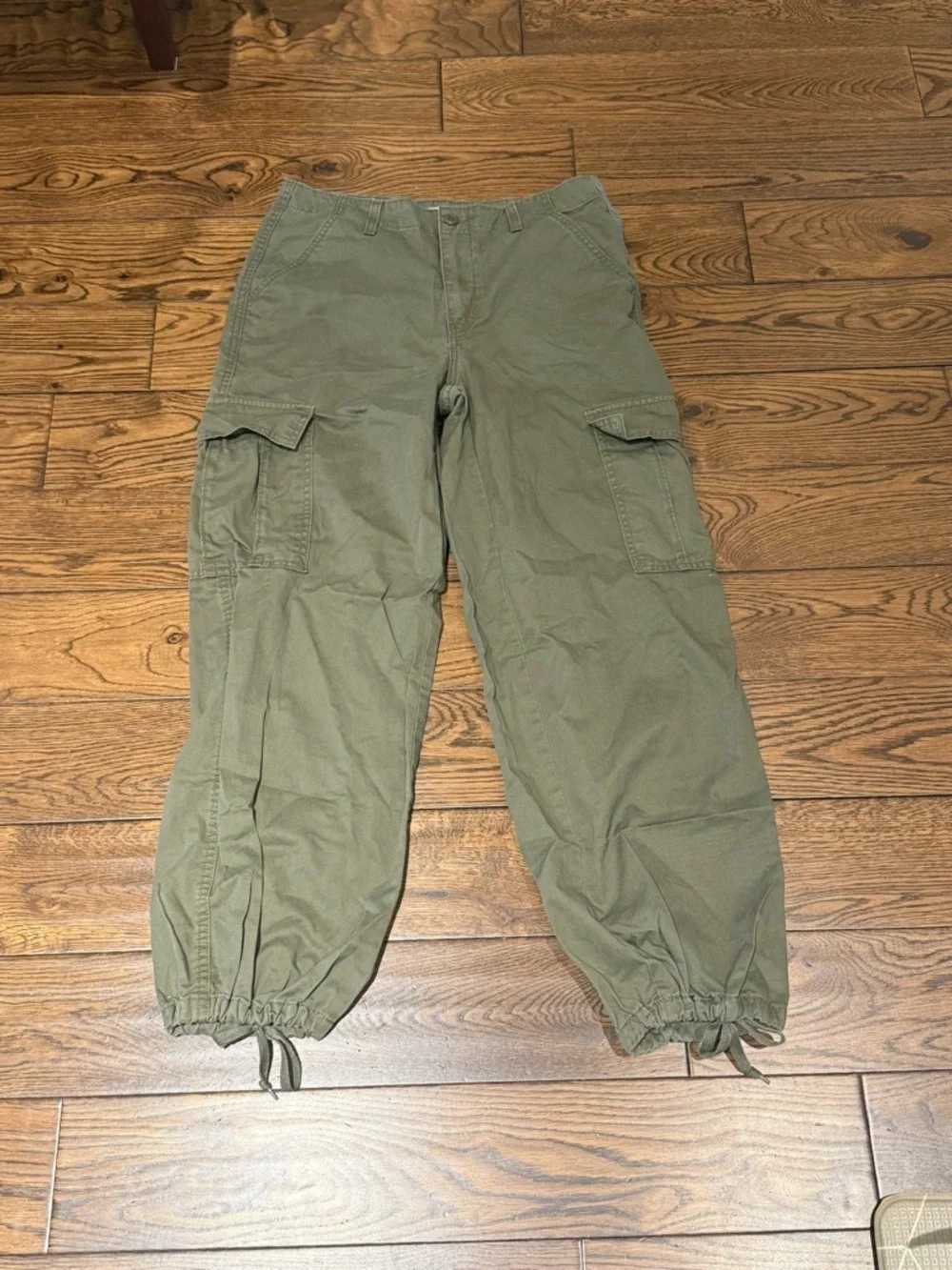 Levi’s 94 baggy cargo pants 28 - Picture 3 of 5